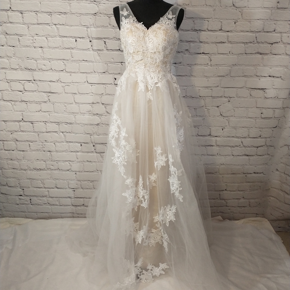 NWT** Bridess wedding dress